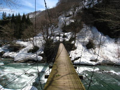 雪　見倉橋